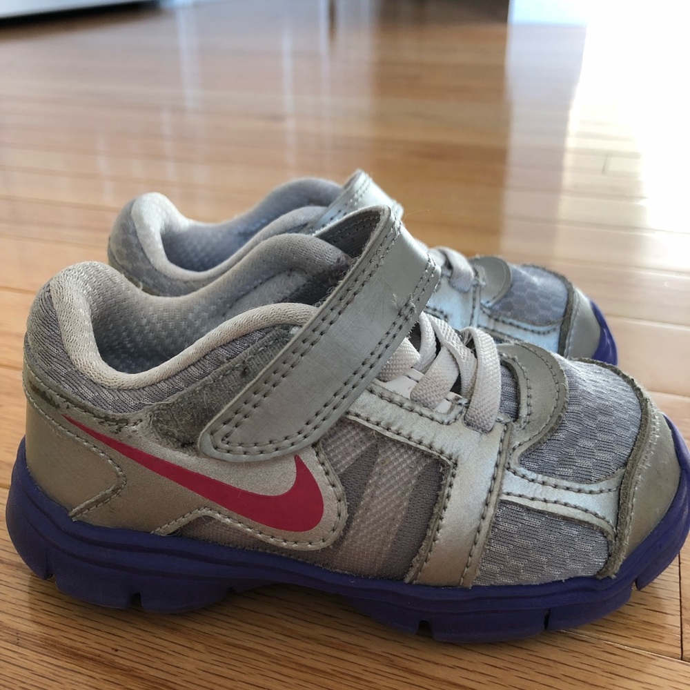 Nike tennis shoes